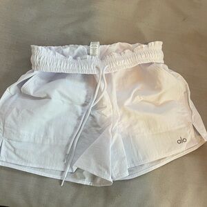 Alo alumni short white brand new